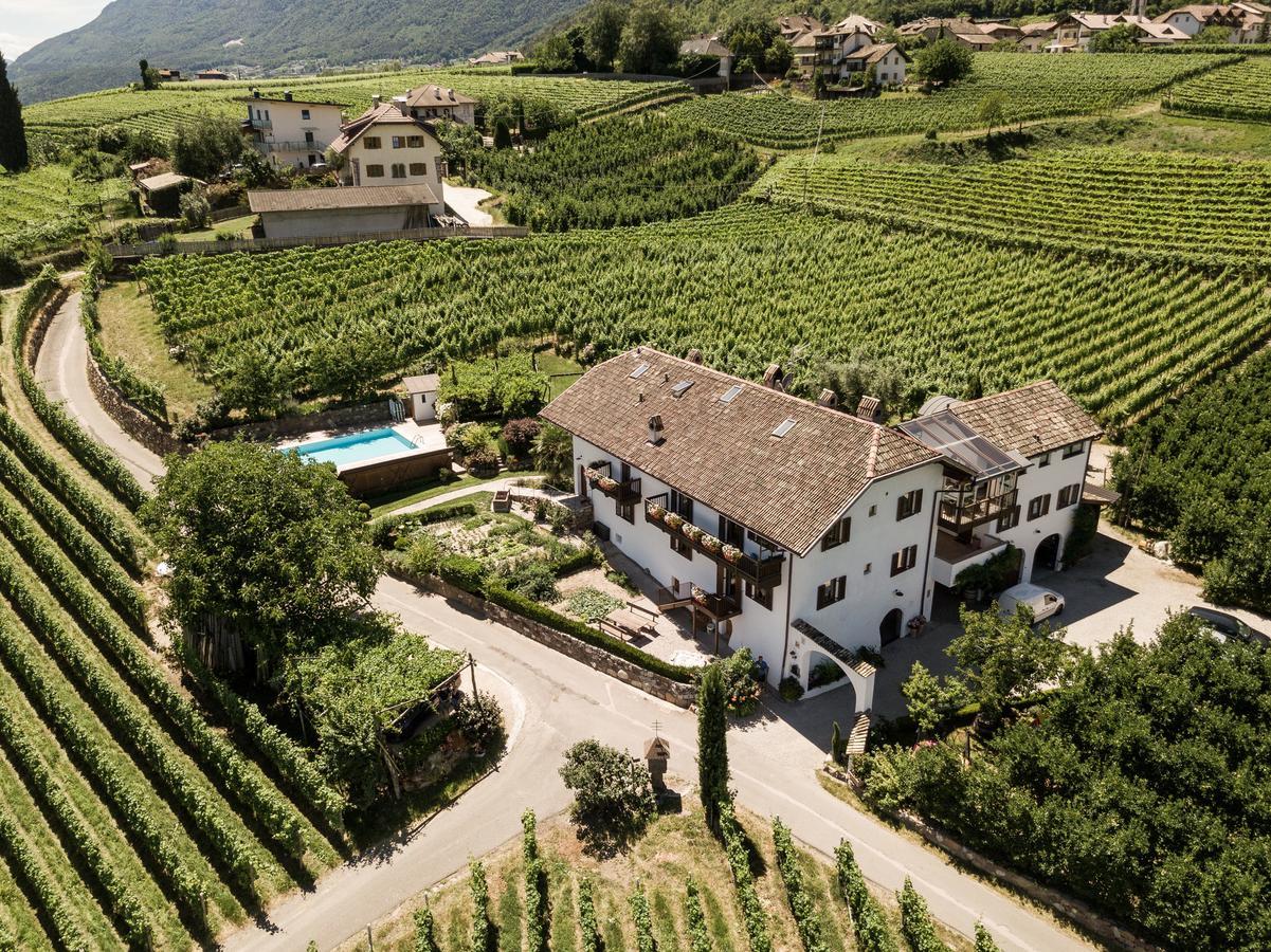 Weingut Weidlhof - Suite & Breakfast - Vacation For Wine Lovers Caldaro Luaran gambar